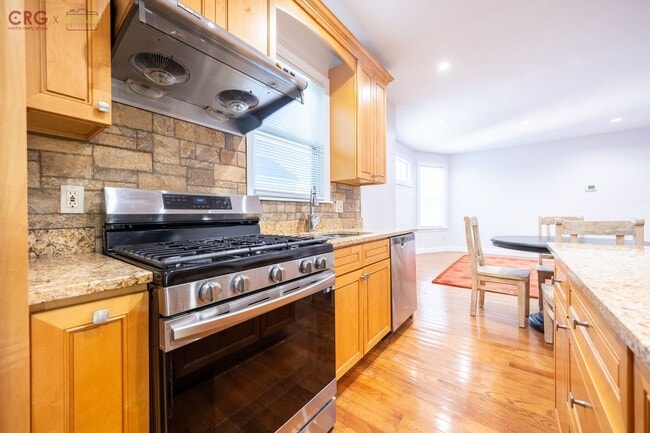 Photo - Bright and Sunny 3 bed 1 bath
