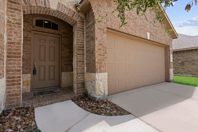 Photo - 23607 Legano Dr