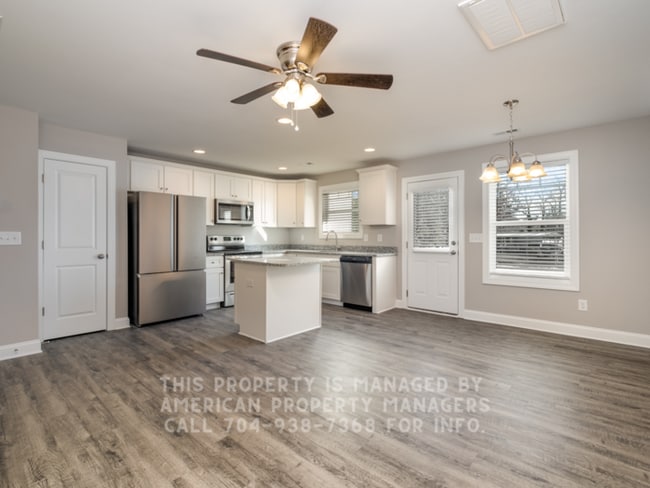 485 W F St
