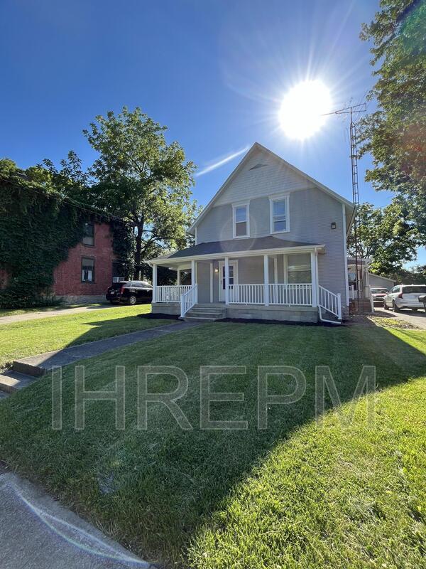 Building Photo - 172 S Franklin St Rental