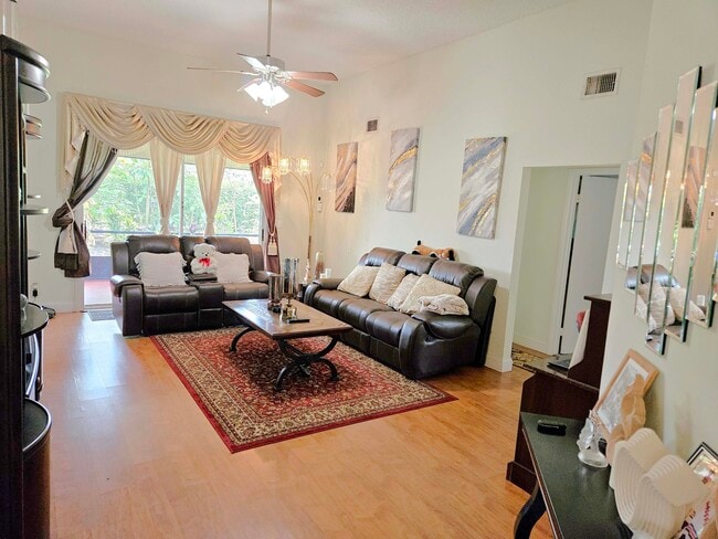 Photo - 5 Heather Trace Dr