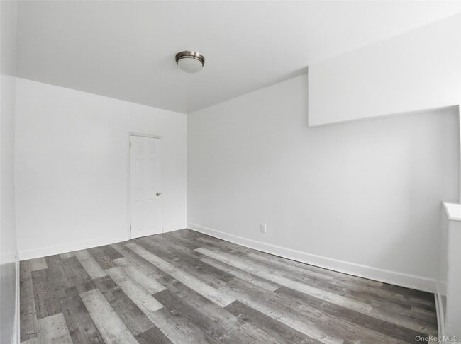 Building Photo - 762 Brady Ave Unit Ground