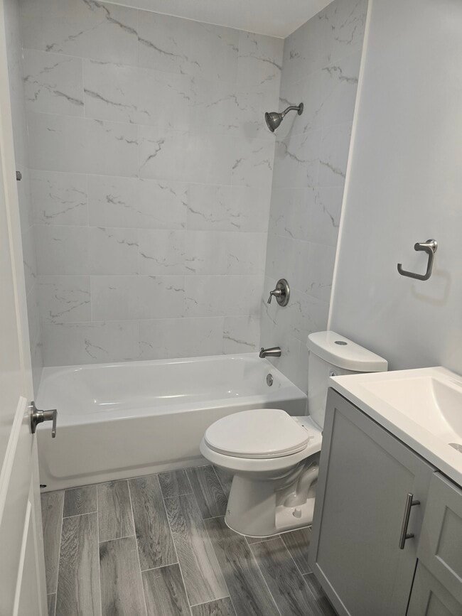 Photo - 264 12th St Unit B