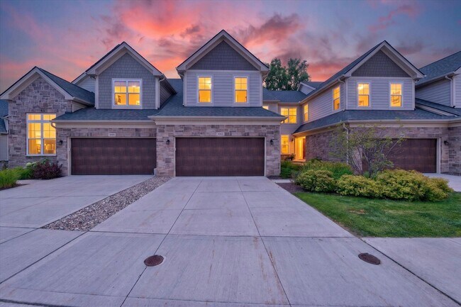 3062 N Spurway Dr