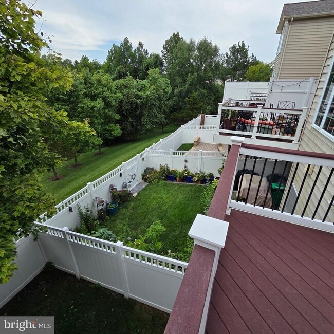 4121 Chariot Way