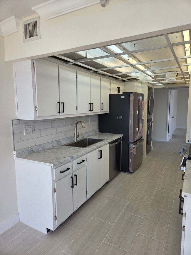 Kitchen - 290 174th St Unit Winston Towers 700, #1519