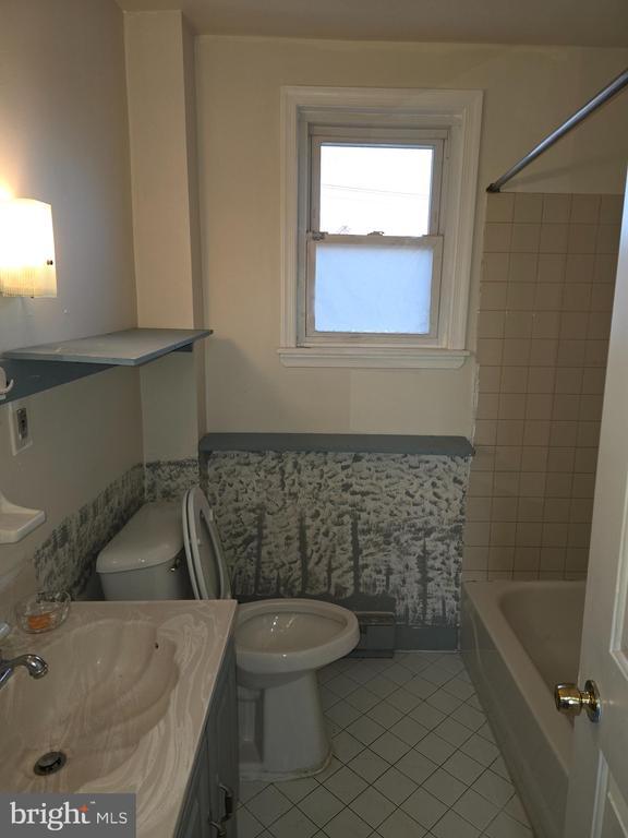 Photo - 6424 N 5th St