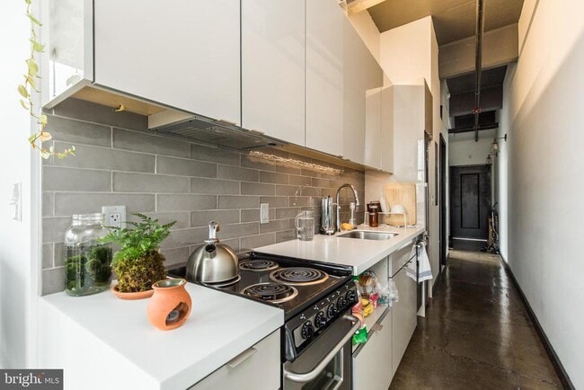 Building Photo - 1701 Tulip St Unit 301 Rental
