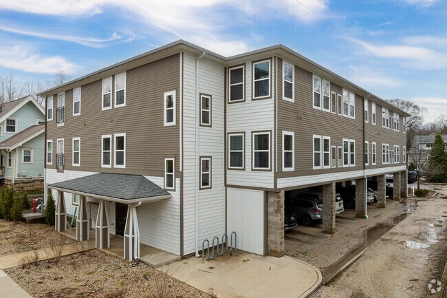 Photo - 609 S Henderson