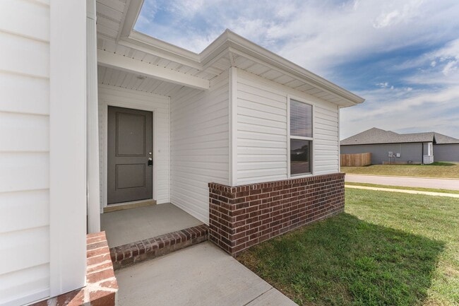 Photo - 1392 Perry St