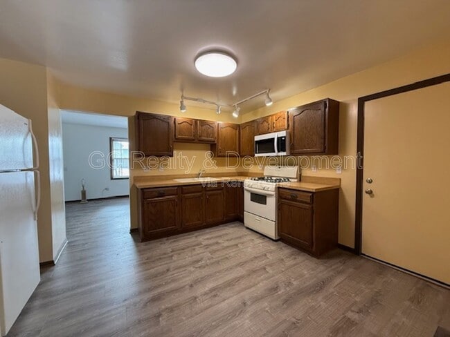 Photo - 944 Shady Ln