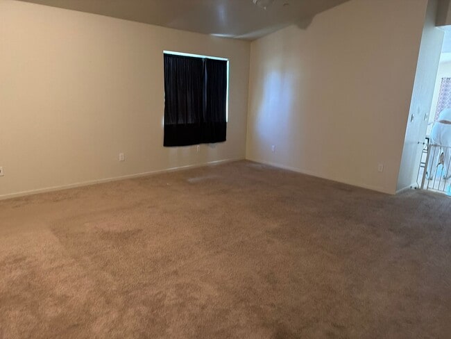 276 Paige Ct
