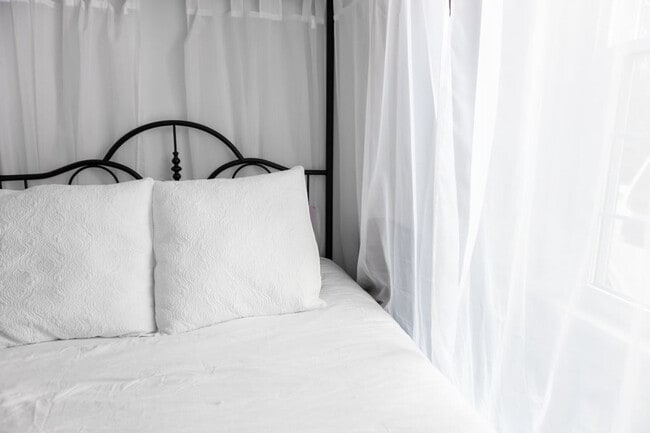 Photo - 2014 Edinburgh Dr Unit ID1226154P