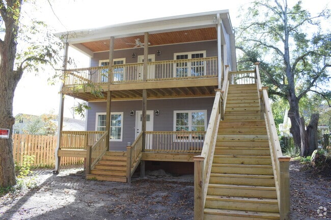 Building Photo - 308 Kenwood Ave Unit A Rental