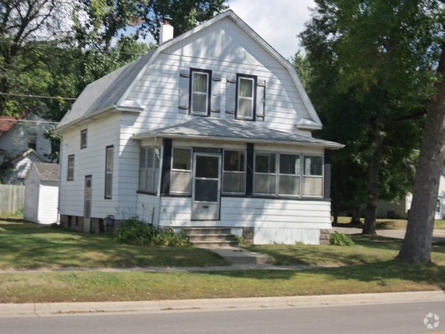 Building Photo - 1227 Williston Ave Rental