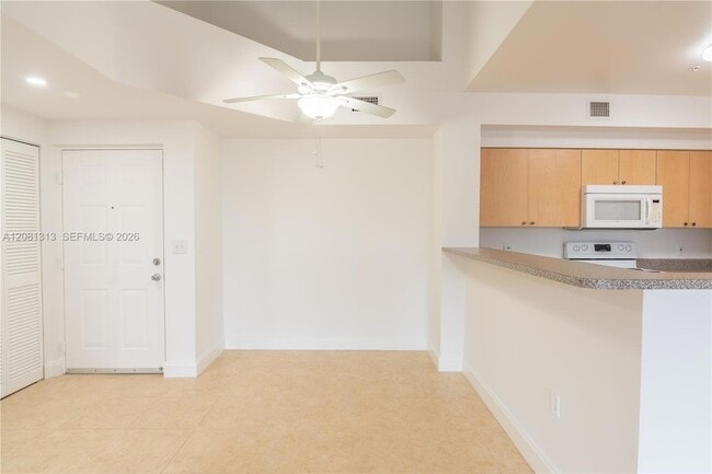Photo - 7920 N Nob Hill Rd Unit 305