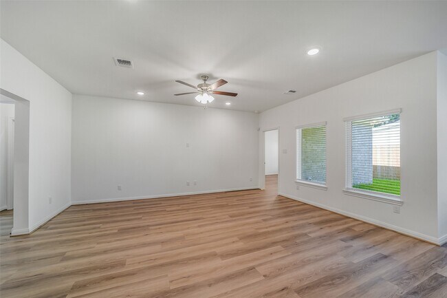 Photo - 11931 Pondwood Dr