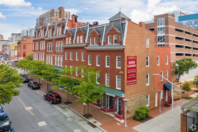 Photo - 617 W Lexington St Unit B2.1412433