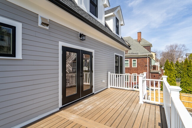 Photo - 87 Thorndike St Unit 2