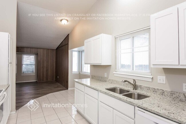 Photo - 2125 S Elkhart St