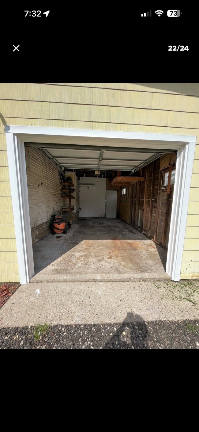 Photo - 409 Douglas St
