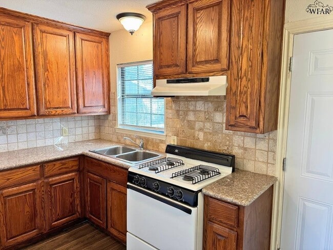 Photo - 2941 Stearns Ave