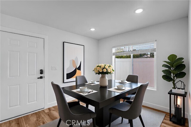 Photo - 20302 Oxnard St