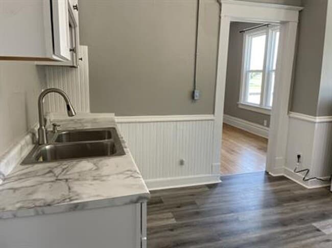 Photo - 322 Broad St Unidad Lower