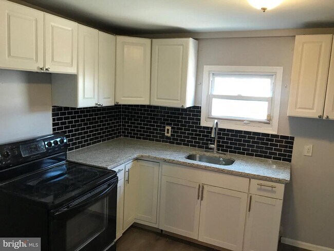 Photo - 3012 Rosehill St