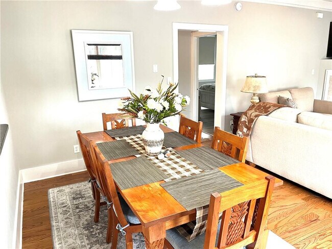Photo - 122 Shady Brook Cir