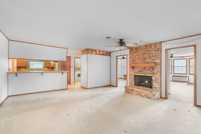 Photo - 2015 Tanglelane St