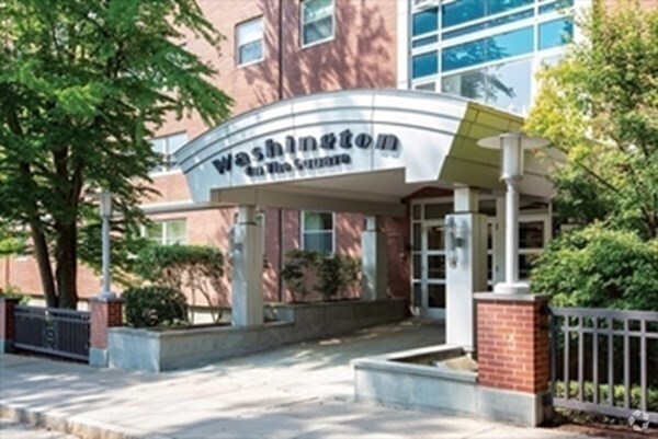 Building Photo - 1600 Beacon St Unit 611 Rental