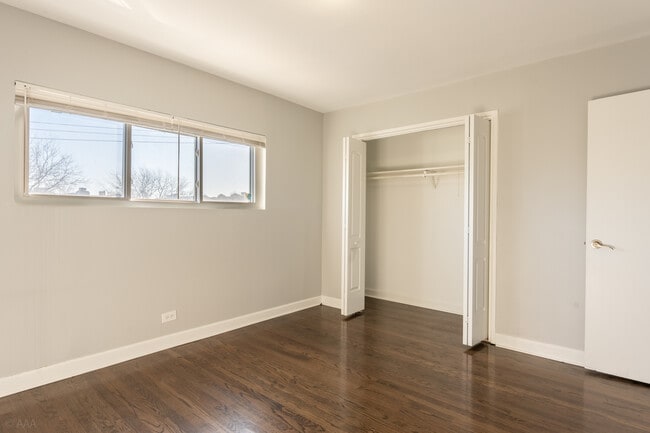 Photo - 6947 S Jeffery Blvd Unidad 2E