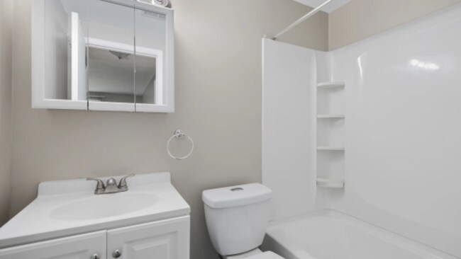 1 Bed 1 Bath 600sqft - MOORMAN PLACE APARTMENTS