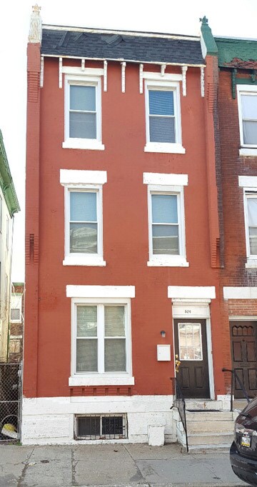 Front View - 524 N 33rd St