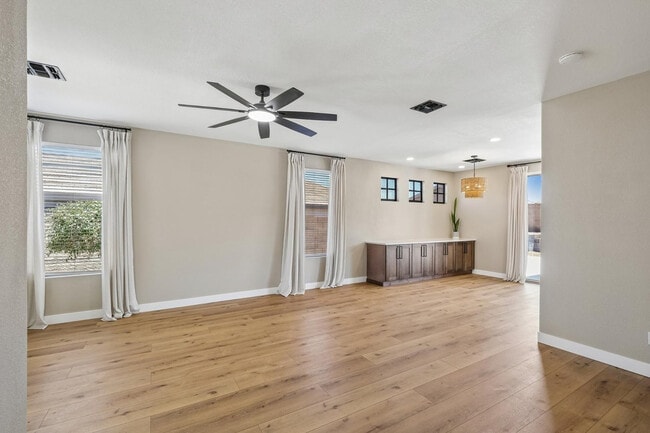 Photo - 18381 W McNeil St