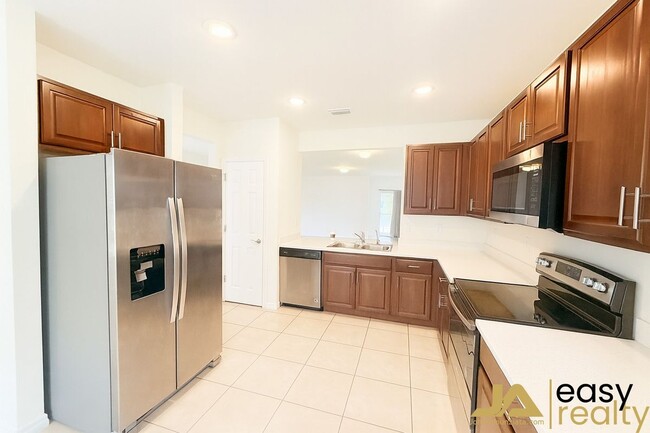 Photo - 2220 NE 5th Ave