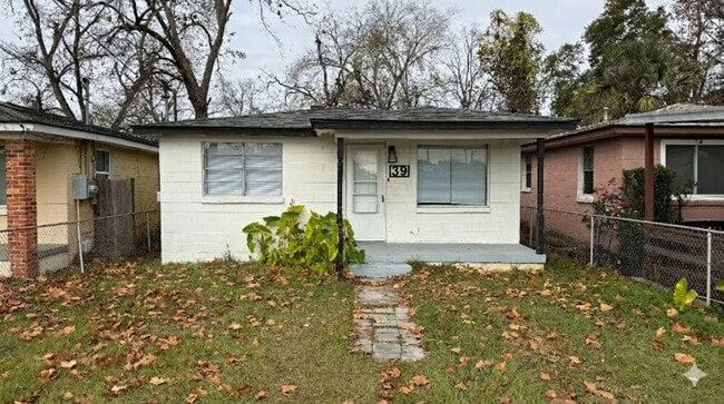 Building Photo - RATE DROP ALERT (was $1600/month)!