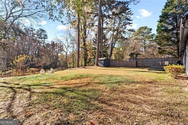 Photo - 1333 Victor Rd NE