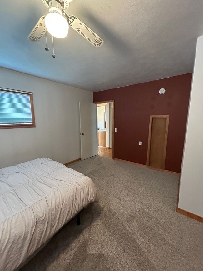 Photo - 2524 Moulton St