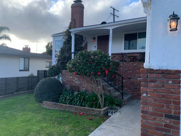 Photo - 5037 Parkglen Ave