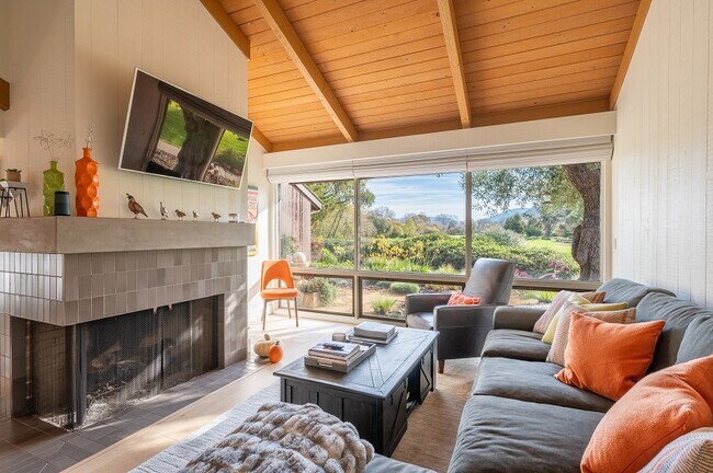 Sala de estar - 7026 Valley Greens Cir