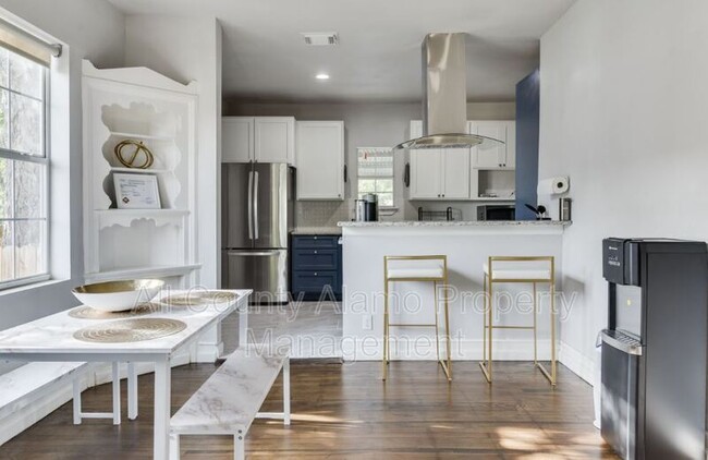 Photo - 1031 W Gramercy Pl