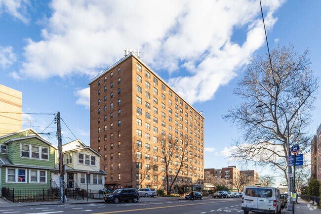 45-25 Kissena Blvd - Helen R. Scheuer House