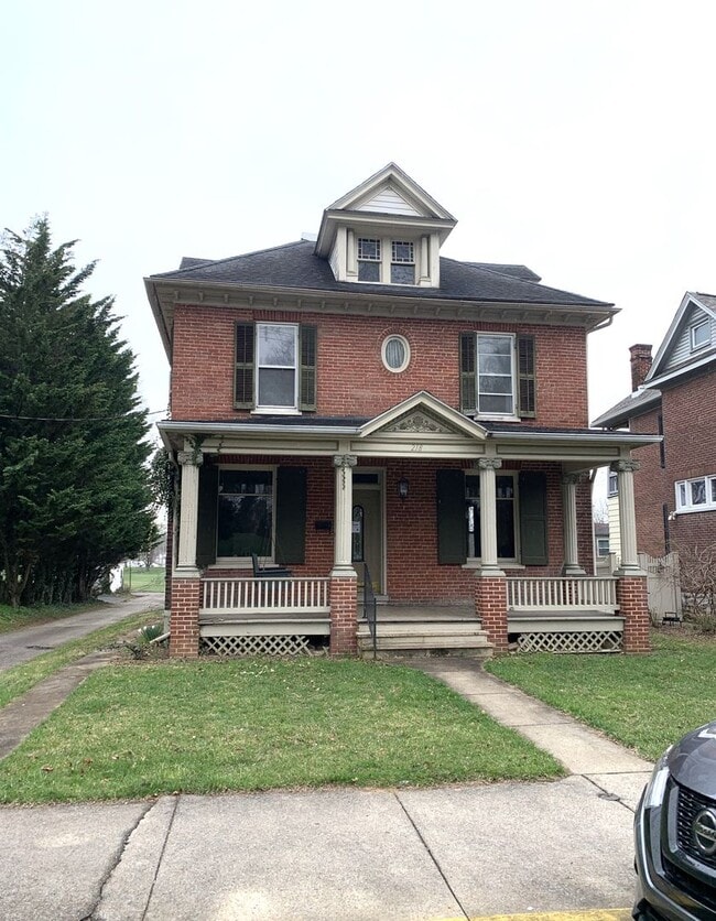 Photo - 218 N Prince St