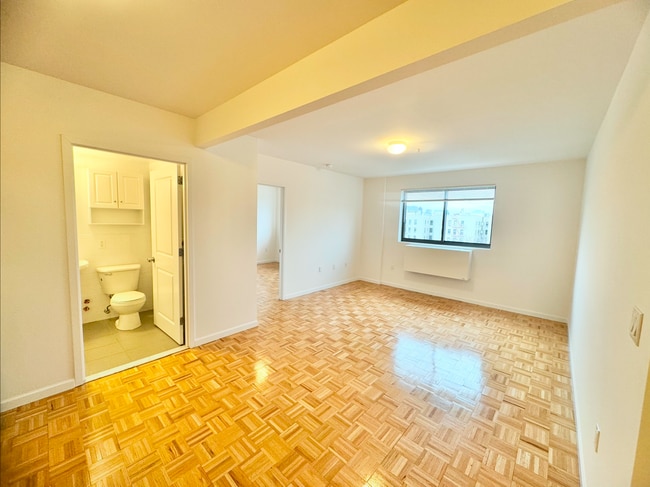 Photo - 3156 31st St