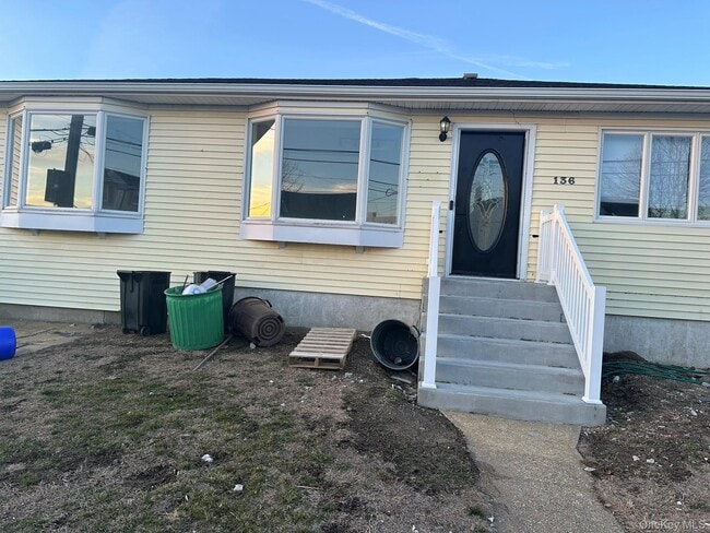 Building Photo - 136 Cary Pl