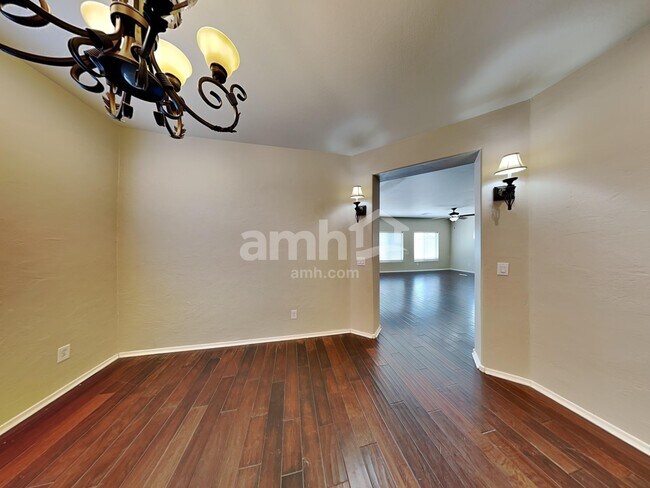 Photo - 2422 W Hunter Ct