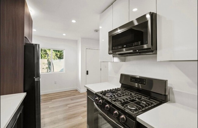 Photo - 2561 W Ave 30 Unidad 5