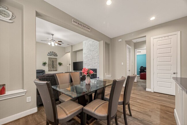 Photo - 2209 Hidden Meadow Ln
